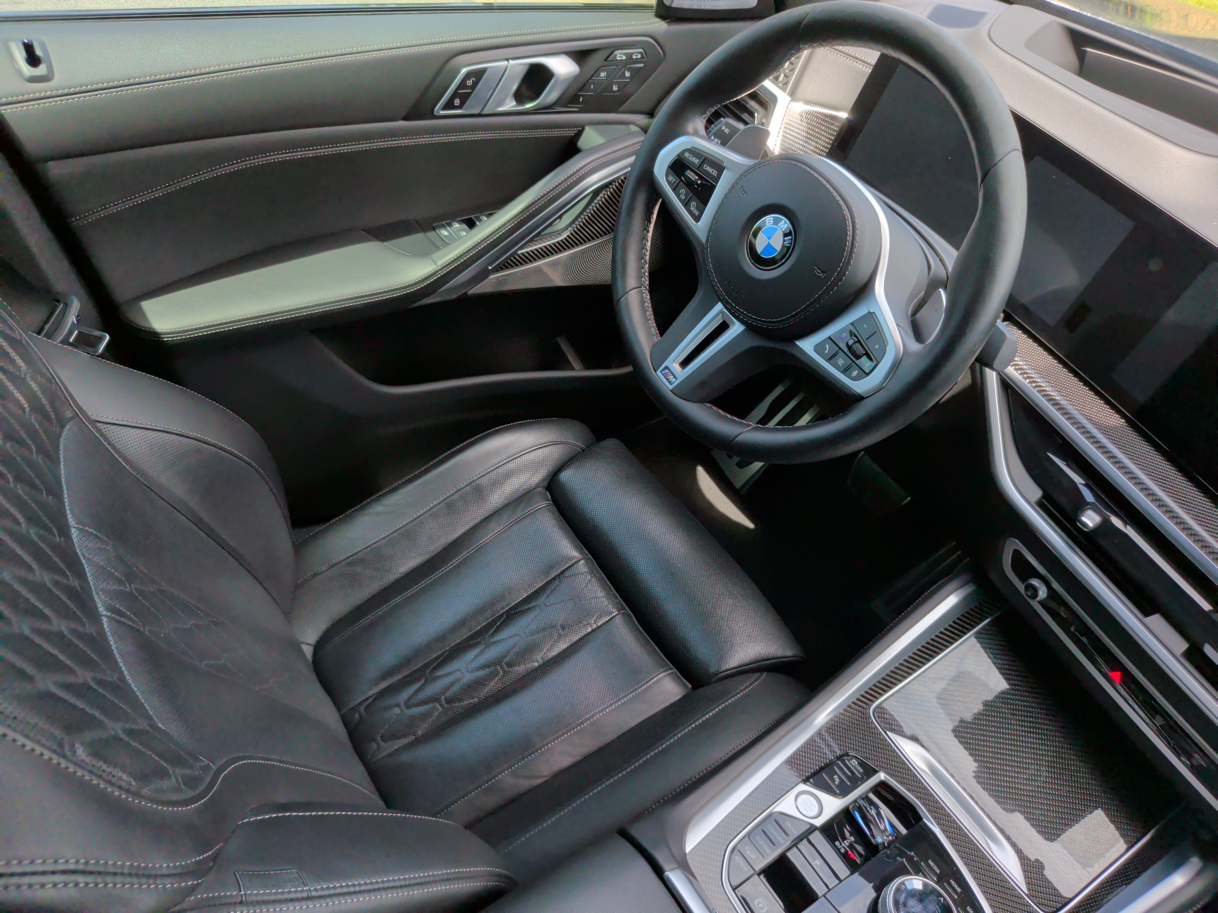 Used 2025 BMW X6 M60i AWD/4WD image 36