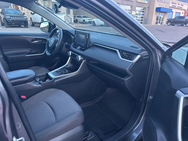 Used 2021 Toyota RAV4 XLE AWD/4WD image 20