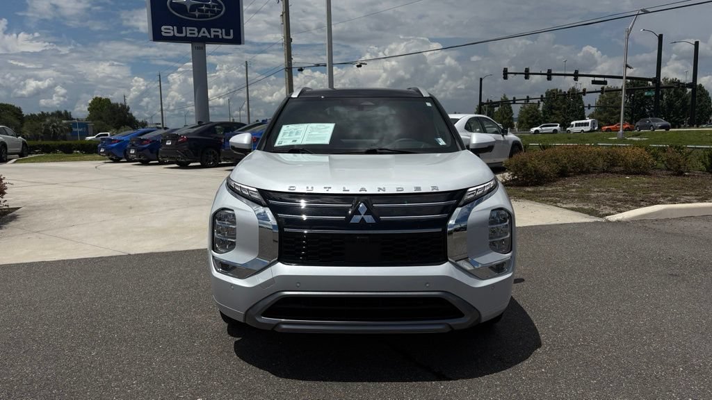 Used 2025 Mitsubishi Outlander SEL FWD image 2