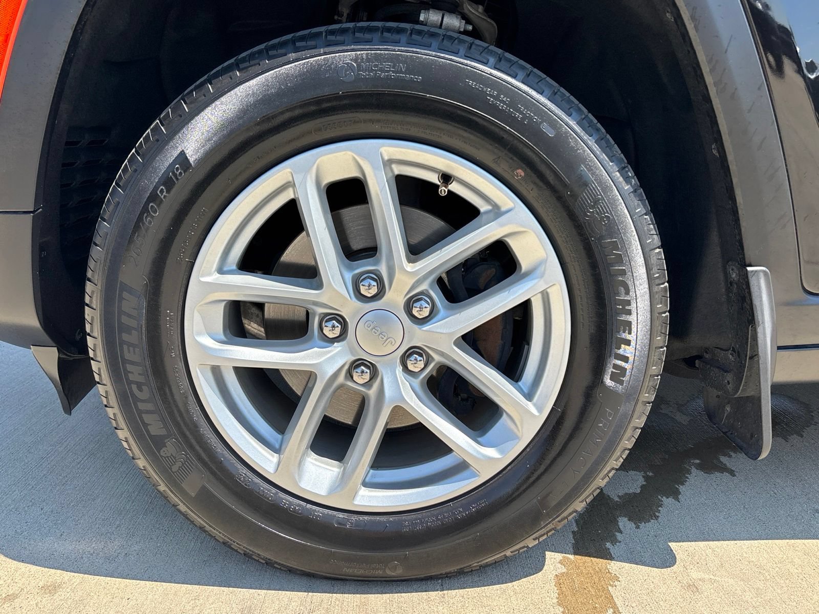 Used 2023 Jeep Grand Cherokee Laredo X AWD/4WD image 10