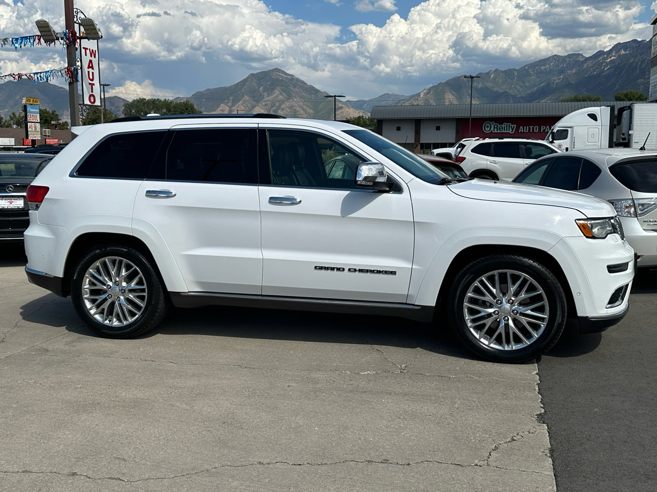 Used 2018 Jeep Grand Cherokee Summit image 4