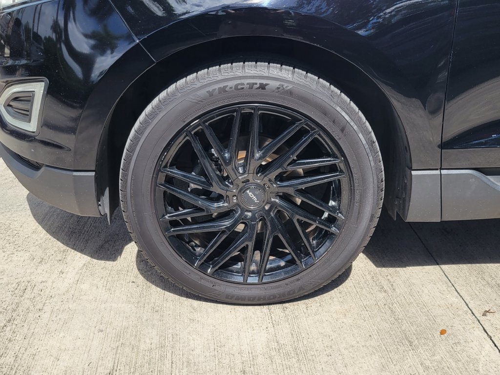 Used 2018 Ford Edge SEL w/ Equipment Group 201A FWD image 4