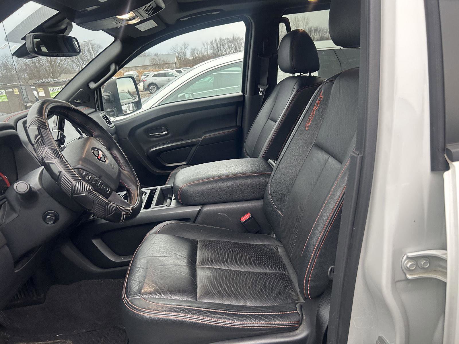 Used 2021 Nissan Titan PRO-4X w/ Pro-4x Convenience Package image 7