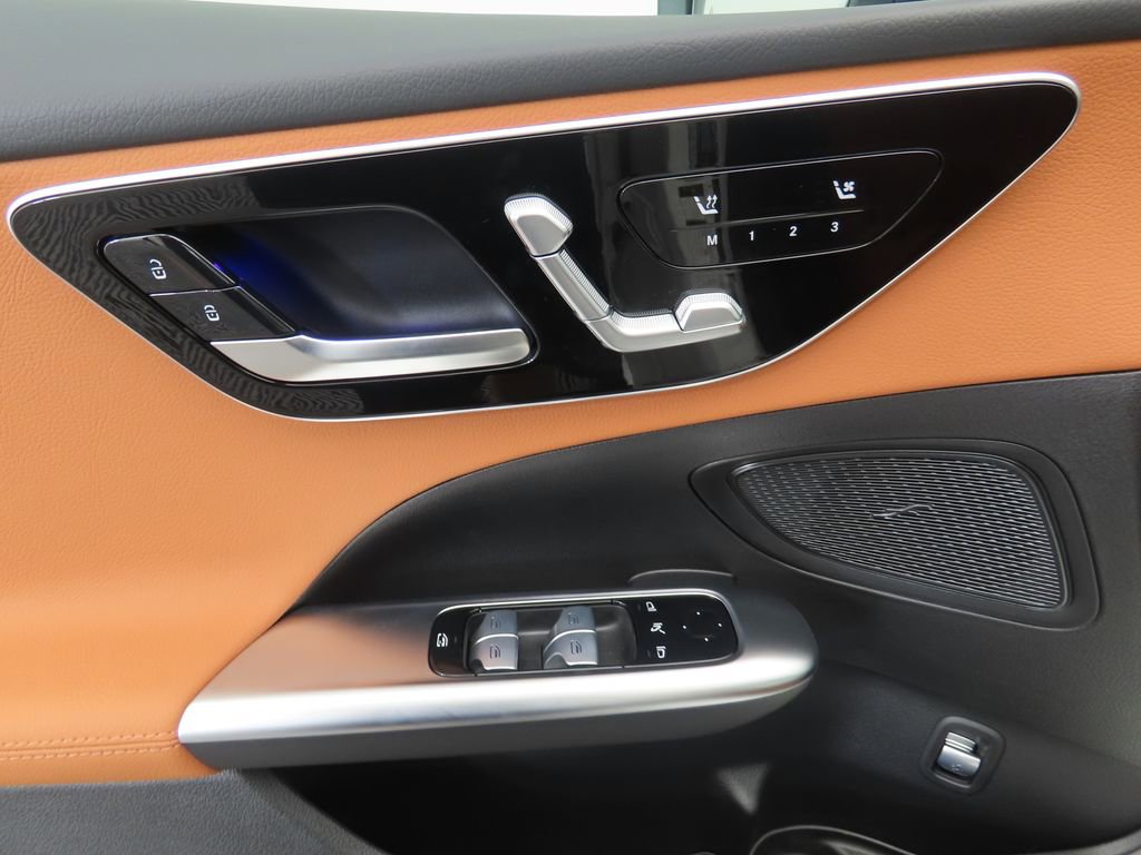 New 2025 Mercedes-Benz C 300 4MATIC Sedan image 24