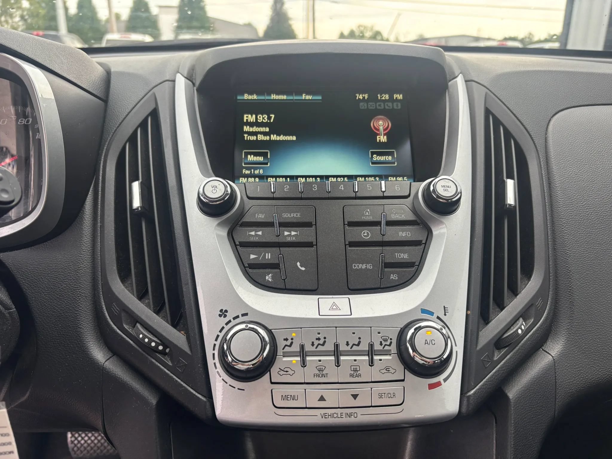 Used 2016 Chevrolet Equinox LT FWD image 24
