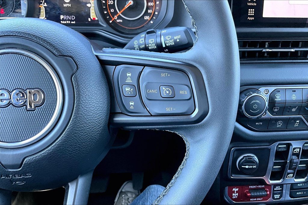 Certified 2025 Jeep Wrangler Unlimited Rubicon w/ Convenience Group AWD/4WD image 6