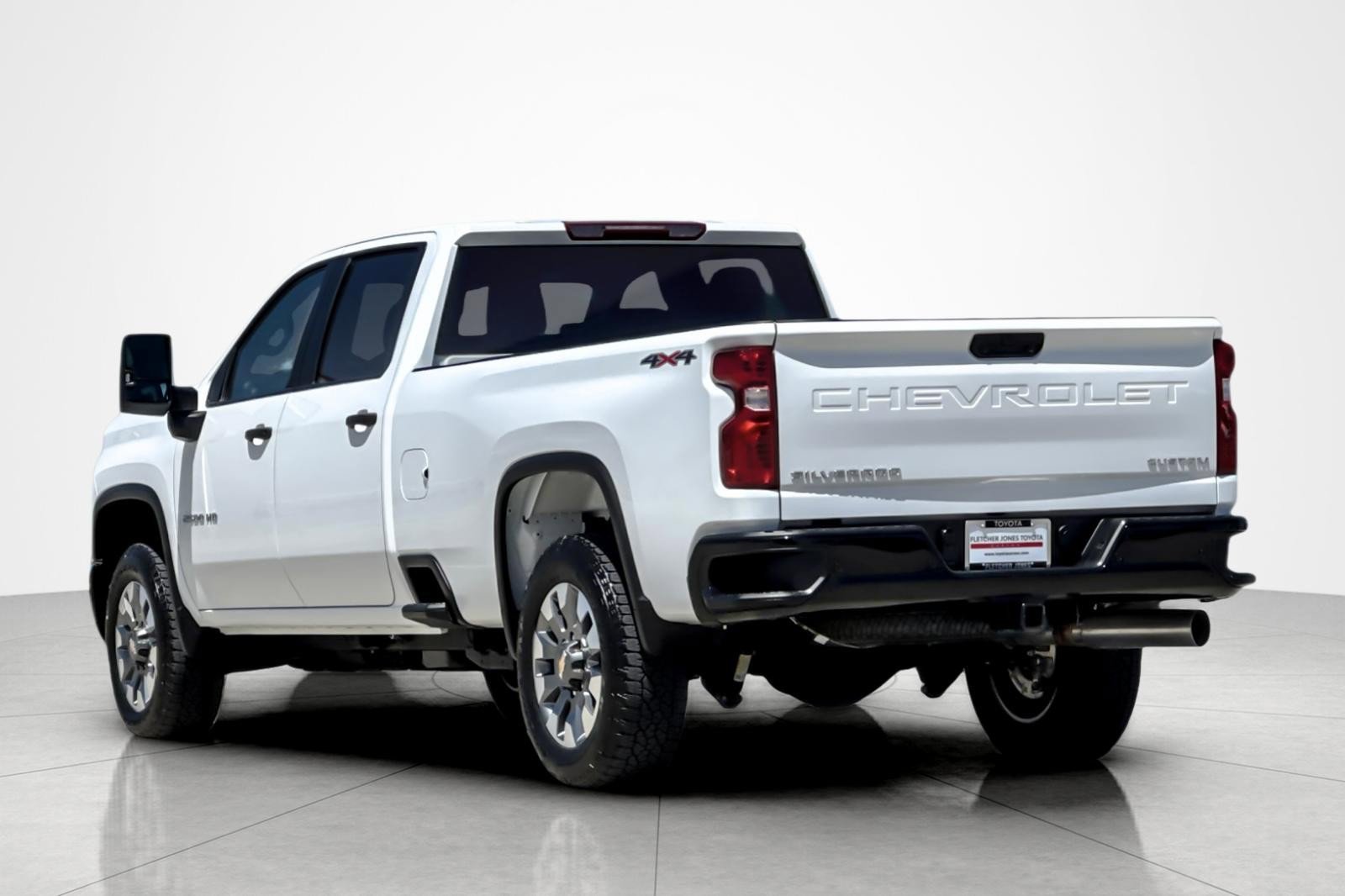 Used 2025 Chevrolet Silverado 2500 Custom w/ Custom Value Package AWD/4WD image 3