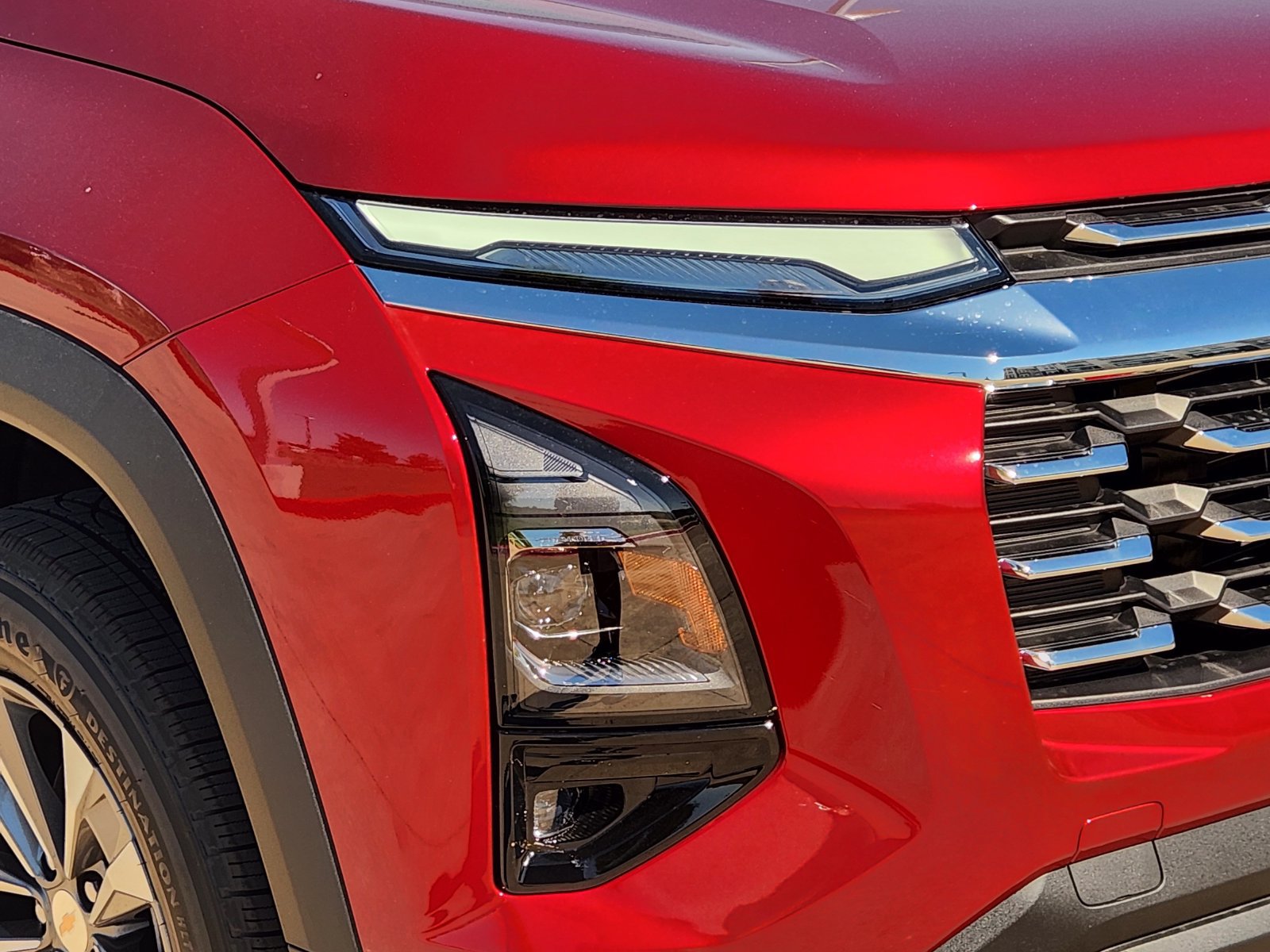 New 2027 Chevrolet Equinox LT w/ Safety and Technology Package FWD image 9