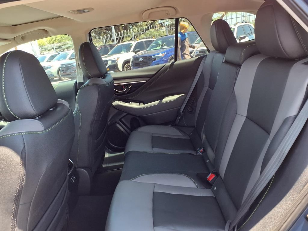 Certified 2025 Subaru Outback Onyx Edition AWD/4WD image 23