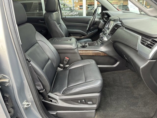 Used 2017 Chevrolet Suburban LT w/ LT Signature Package image 12