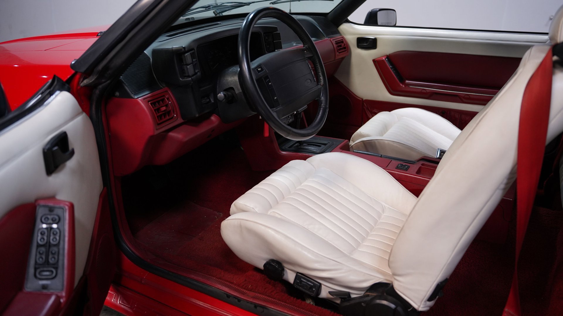 Used 1990 Ford Mustang GT image 4