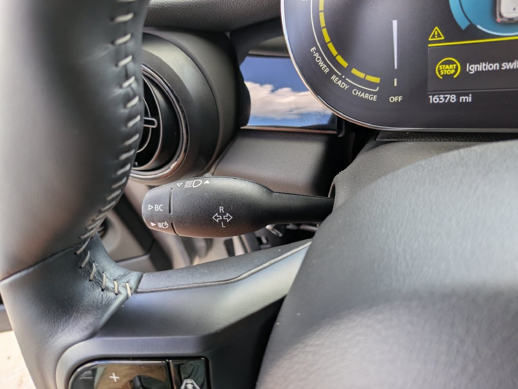 Used 2024 MINI Cooper SE FWD image 30