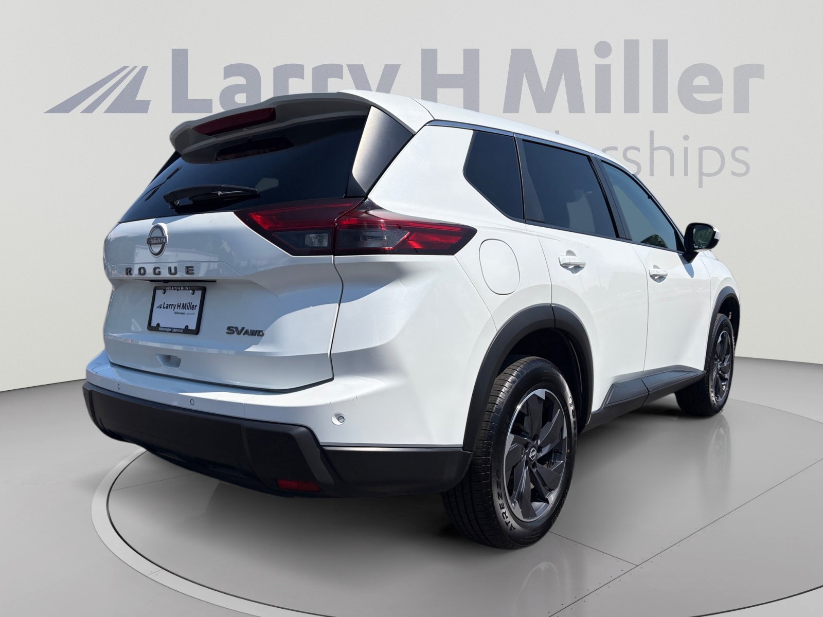 Used 2024 Nissan Rogue SV AWD/4WD image 5