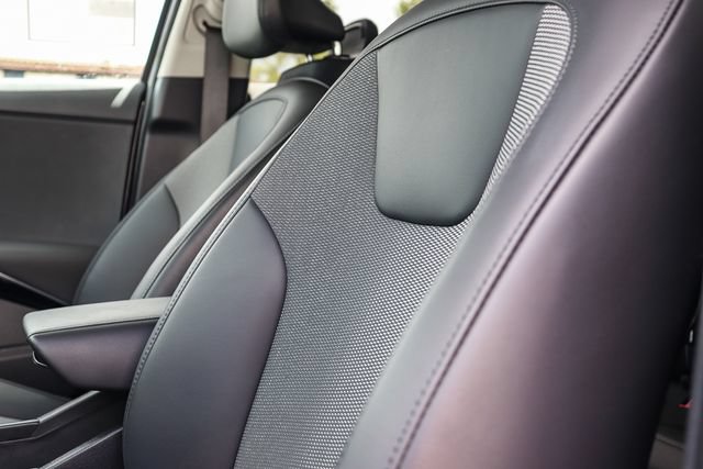 Certified 2025 Kia Niro EX FWD image 25