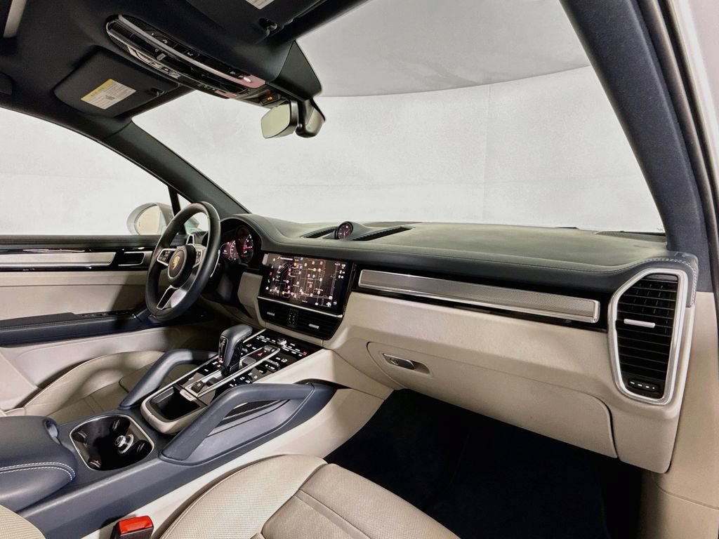 Certified 2023 Porsche Cayenne Platinum Edition AWD/4WD image 17