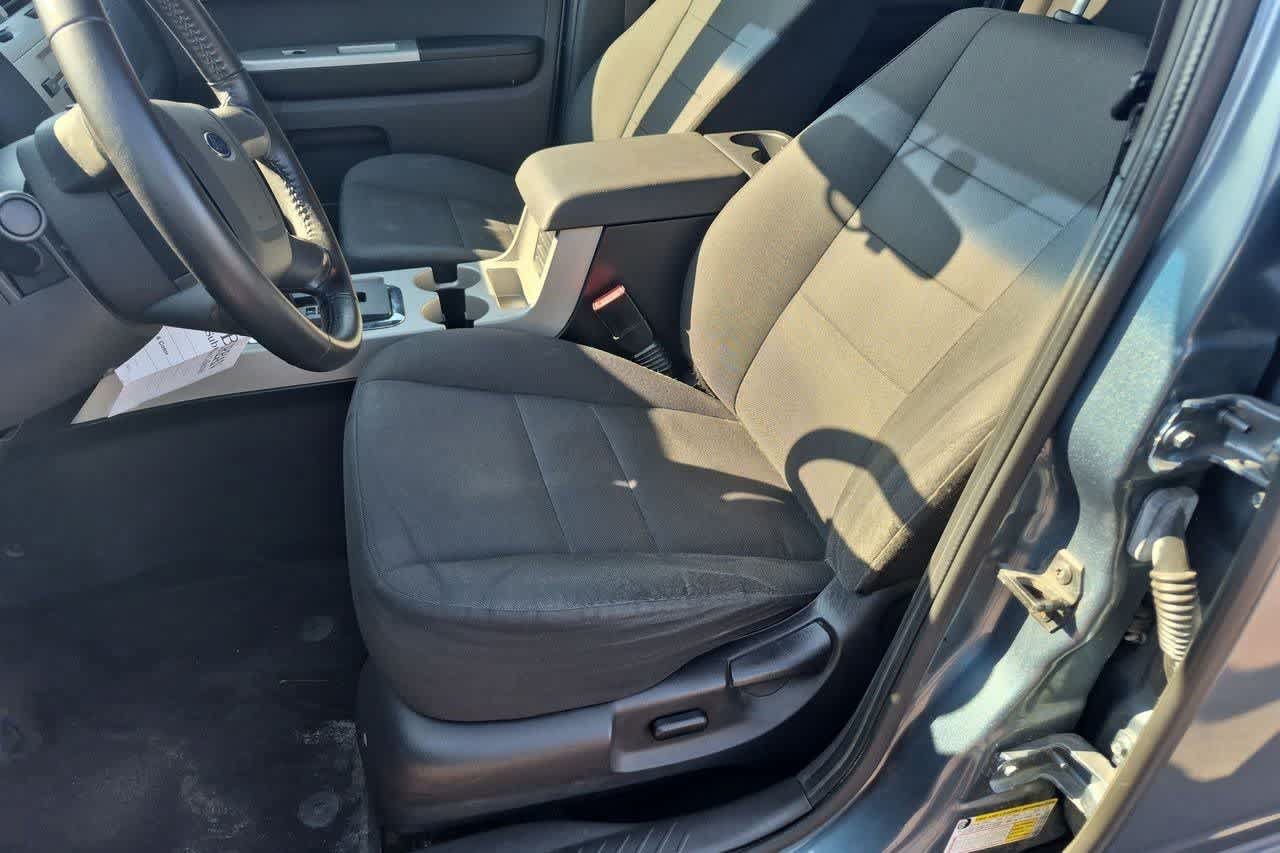Used 2011 Ford Escape XLT FWD image 16