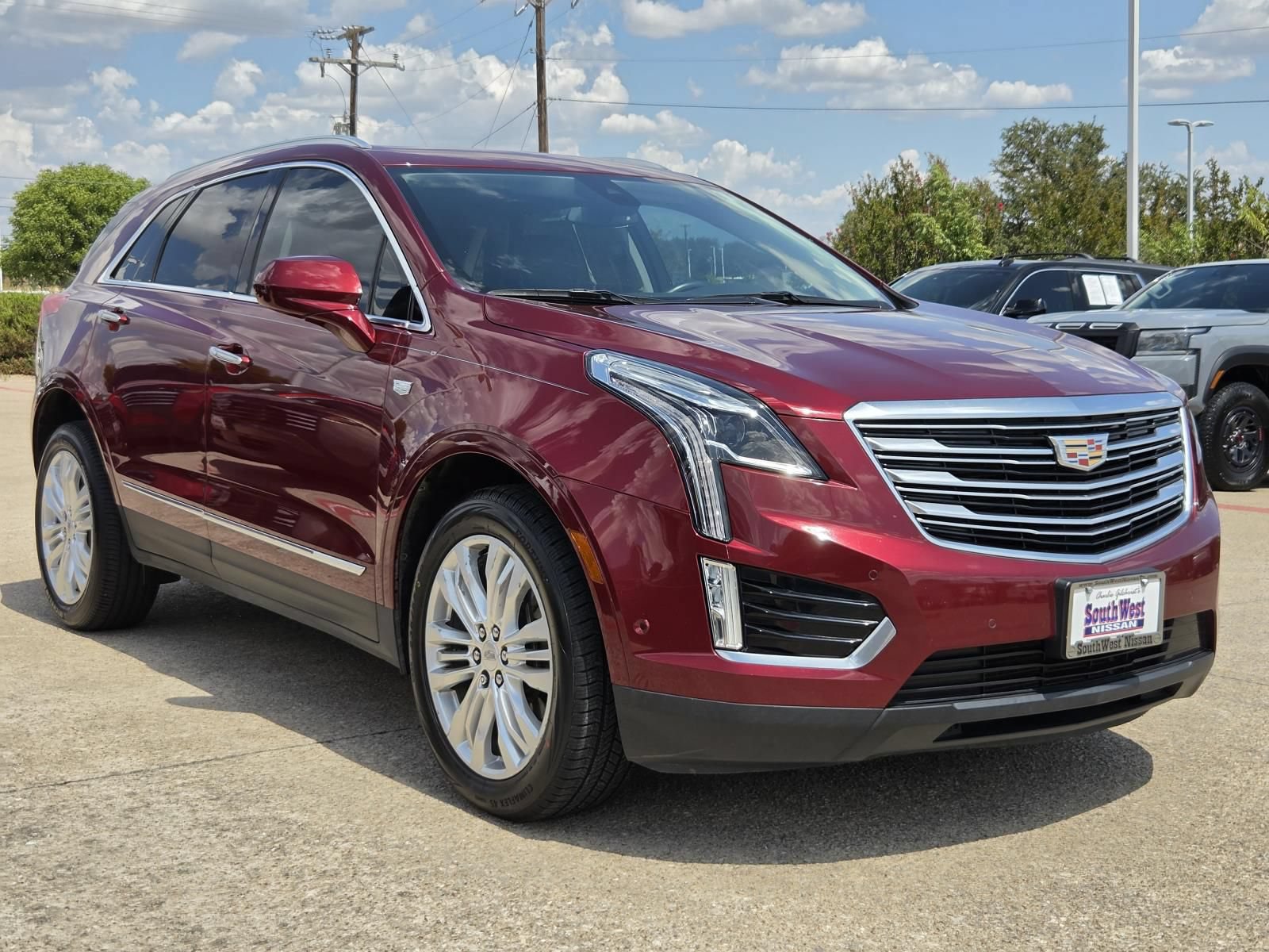Used 2018 Cadillac XT5 Premium Luxury w/ Driver Assist Package FWD image 3