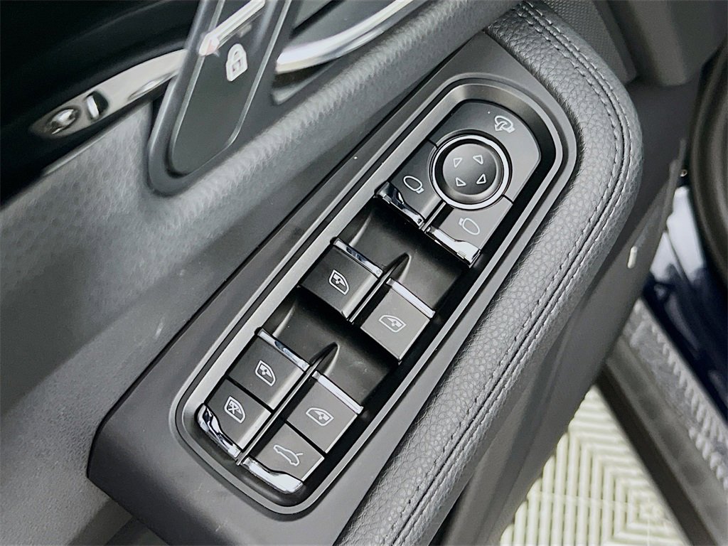 Certified 2023 Porsche Macan S image 20