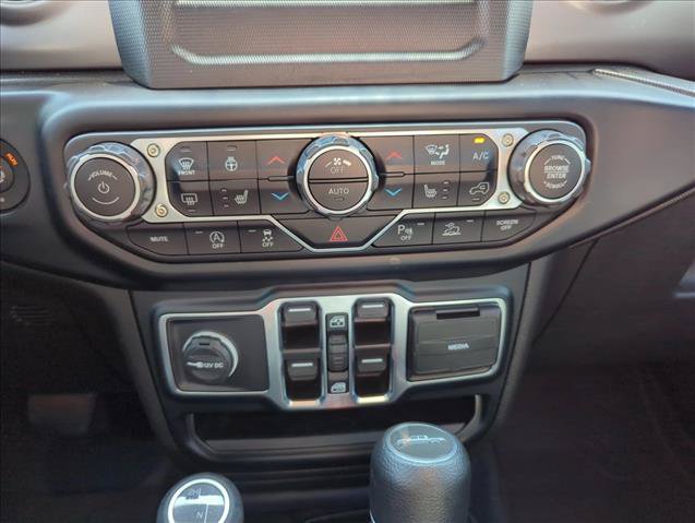 Used 2023 Jeep Gladiator Mojave AWD/4WD image 10