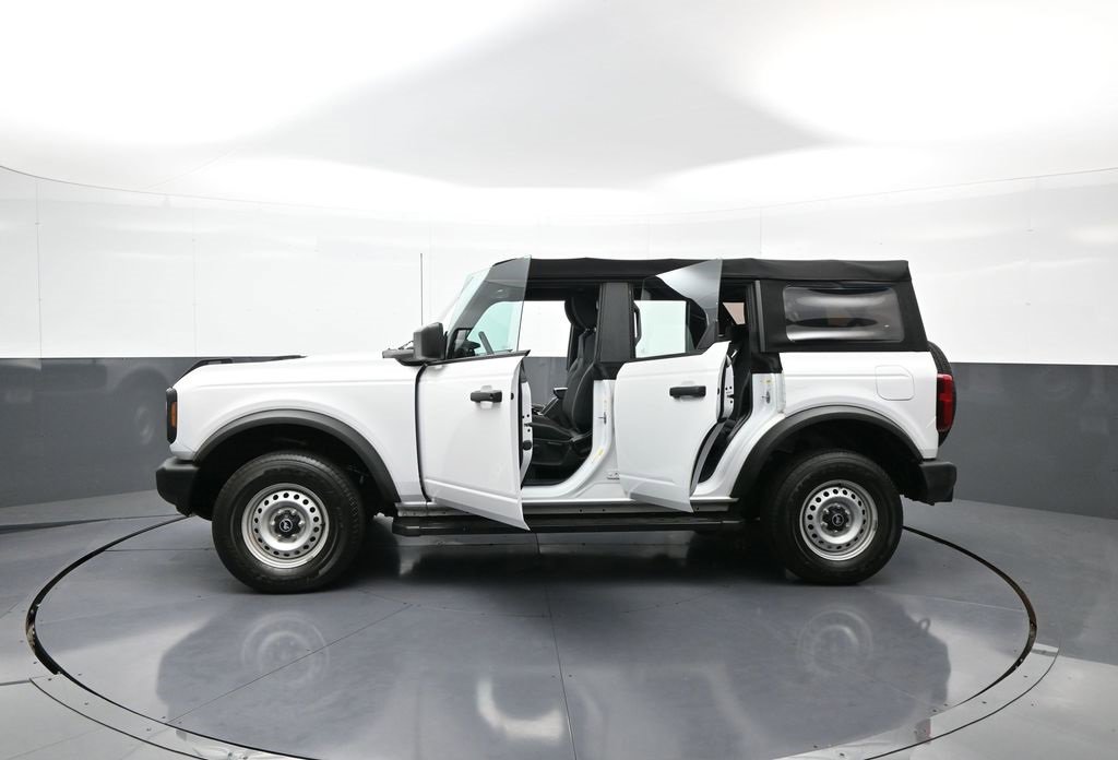 Used 2021 Ford Bronco Base image 45