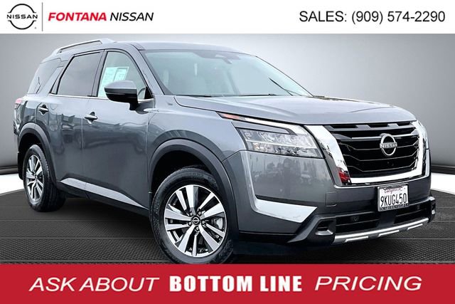 Used 2024 Nissan Pathfinder SL image 1