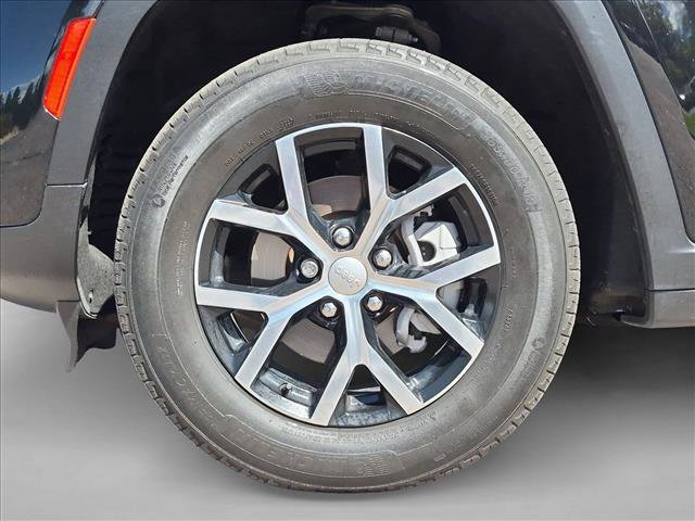 Used 2023 Jeep Grand Cherokee Limited w/ Trailer Tow Prep Group (B) AWD/4WD image 24