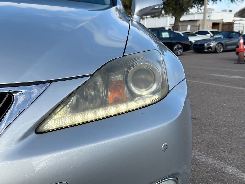 Used 2015 Lexus IS 250C w/ Luxury Package image 9