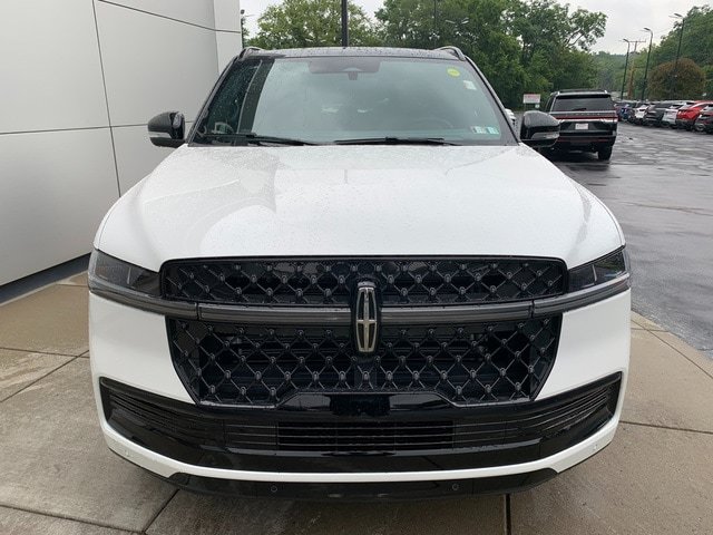 New 2027 Lincoln Navigator Black Label AWD/4WD image 9