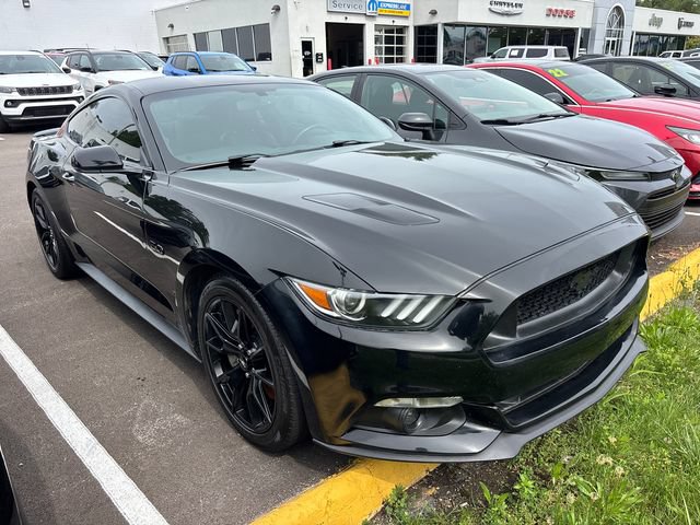 Used 2017 Ford Mustang GT Premium w/ Black Accent Package RWD image 28