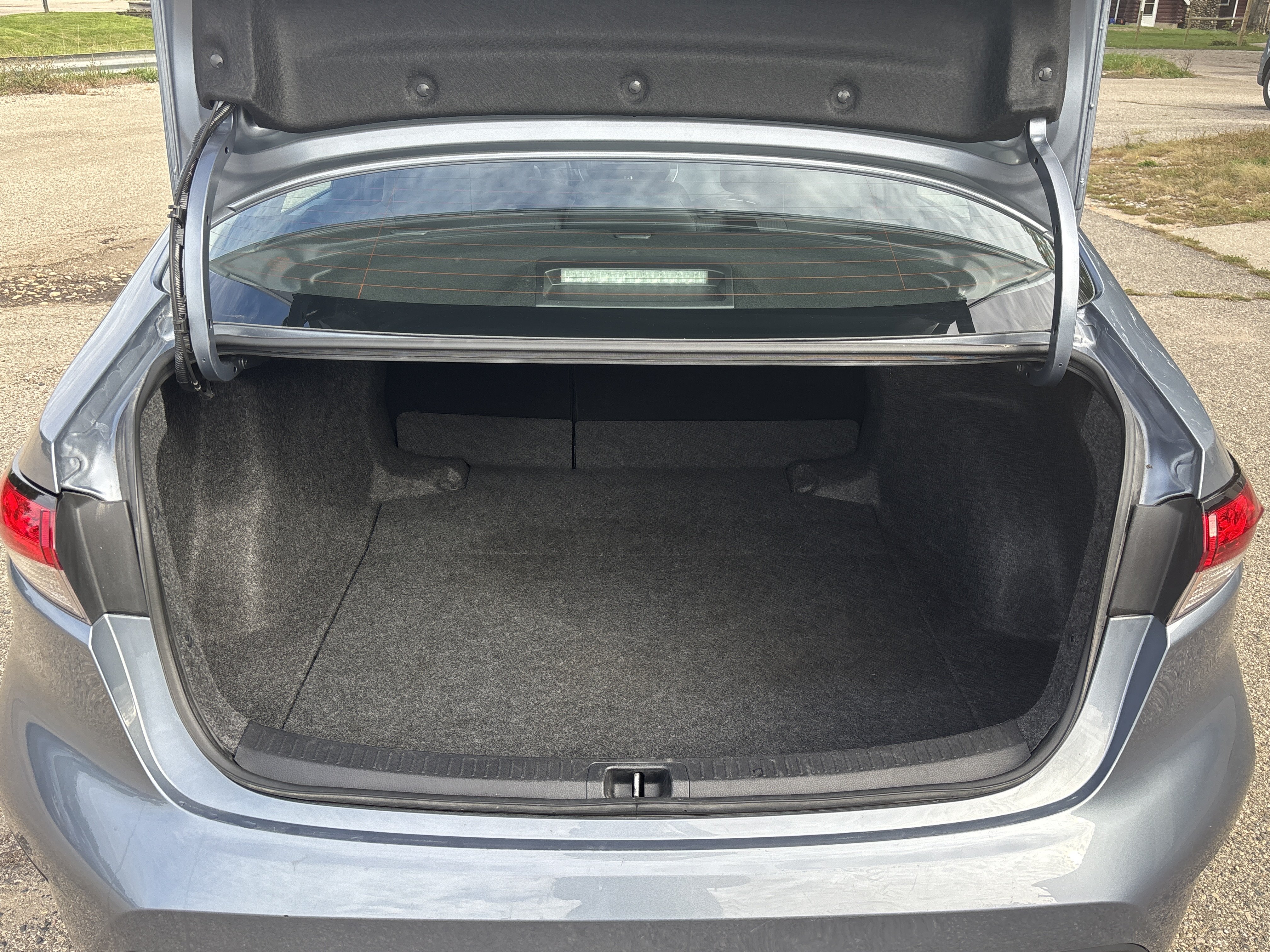 Used 2025 Toyota Corolla LE FWD image 6