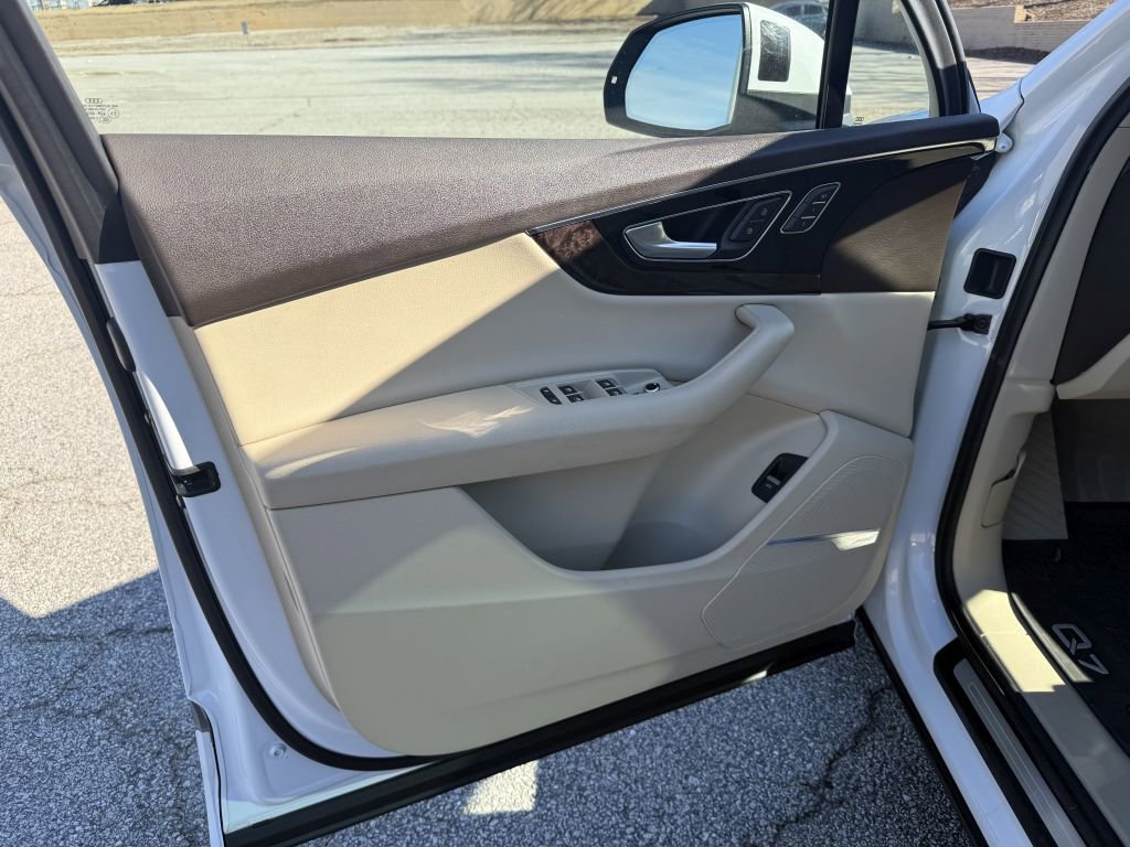 Used 2018 Audi Q7 3.0T Prestige image 19