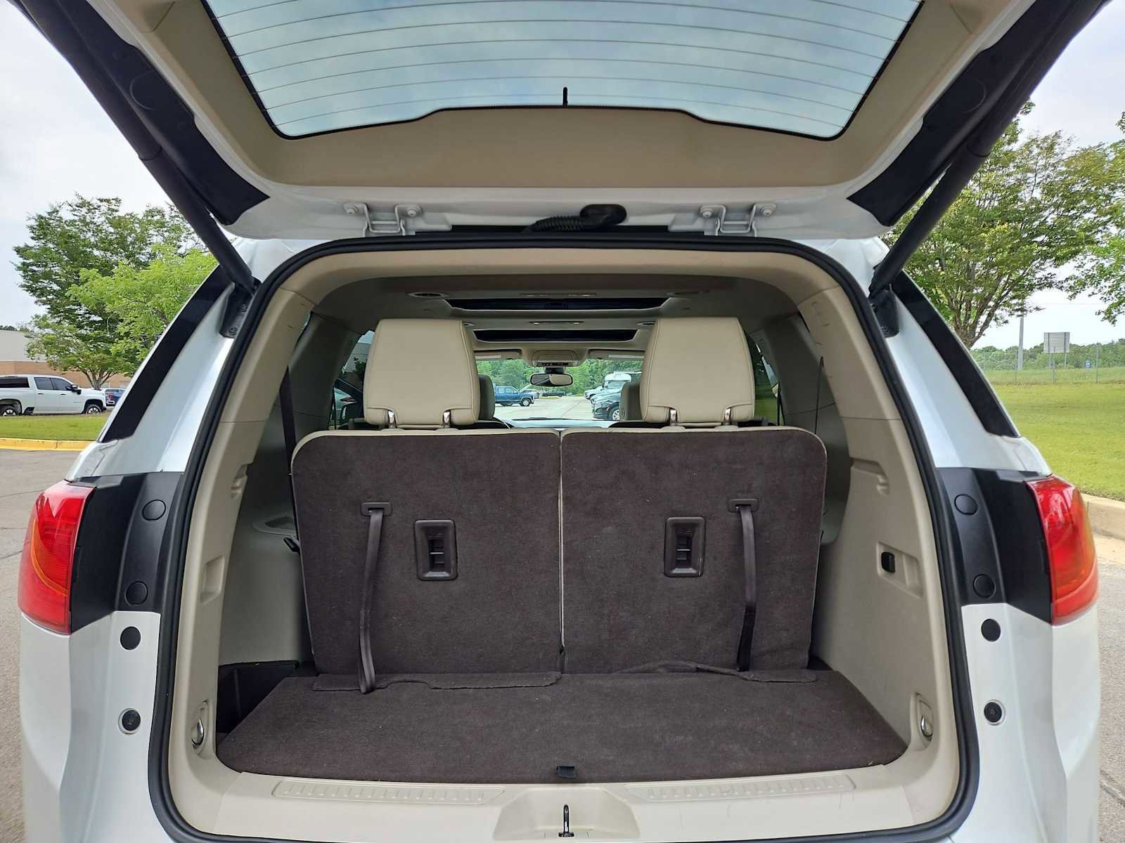 Used 2017 GMC Acadia Denali w/ Technology Package FWD image 37