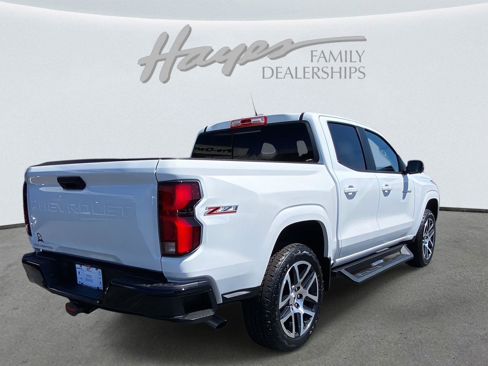 Used 2024 Chevrolet Colorado Z71 w/ Z71 Convenience Package 2 image 43