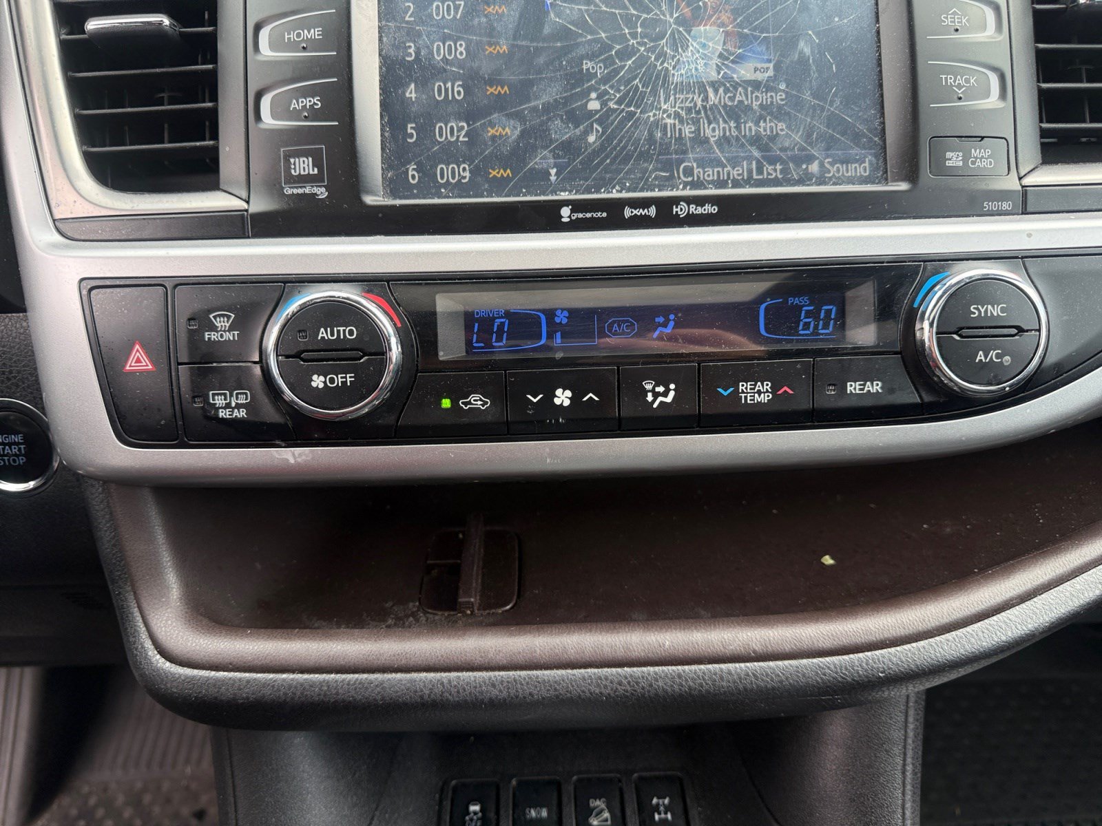 Certified 2018 Toyota Highlander Limited AWD/4WD image 12