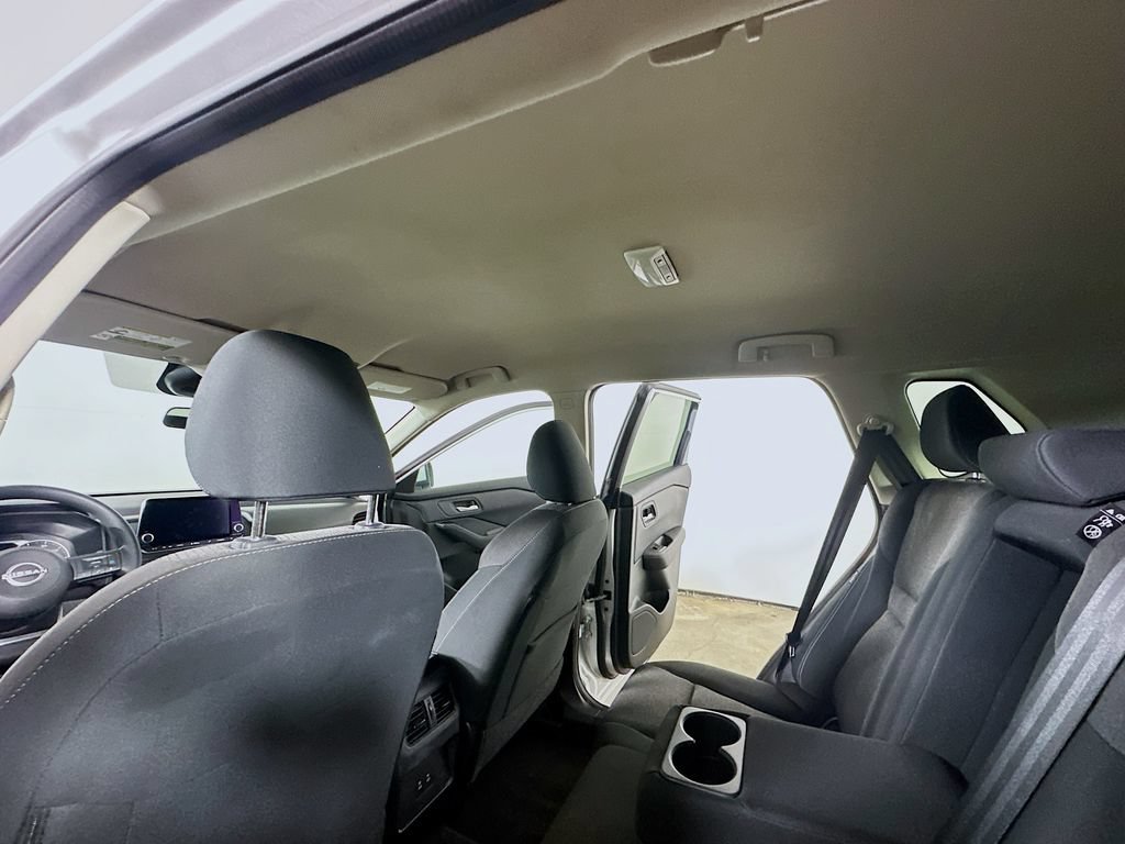 Used 2024 Nissan Rogue SV FWD image 13