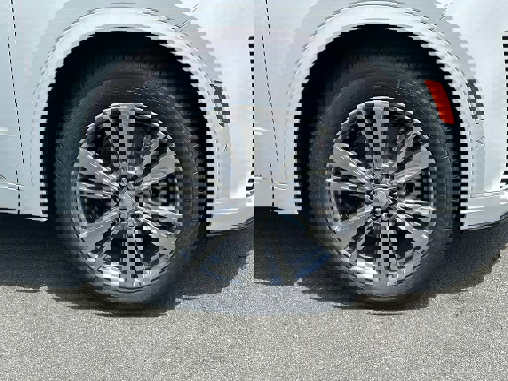 New 2025 Cadillac XT6 Premium Luxury w/ Technology Package image 7