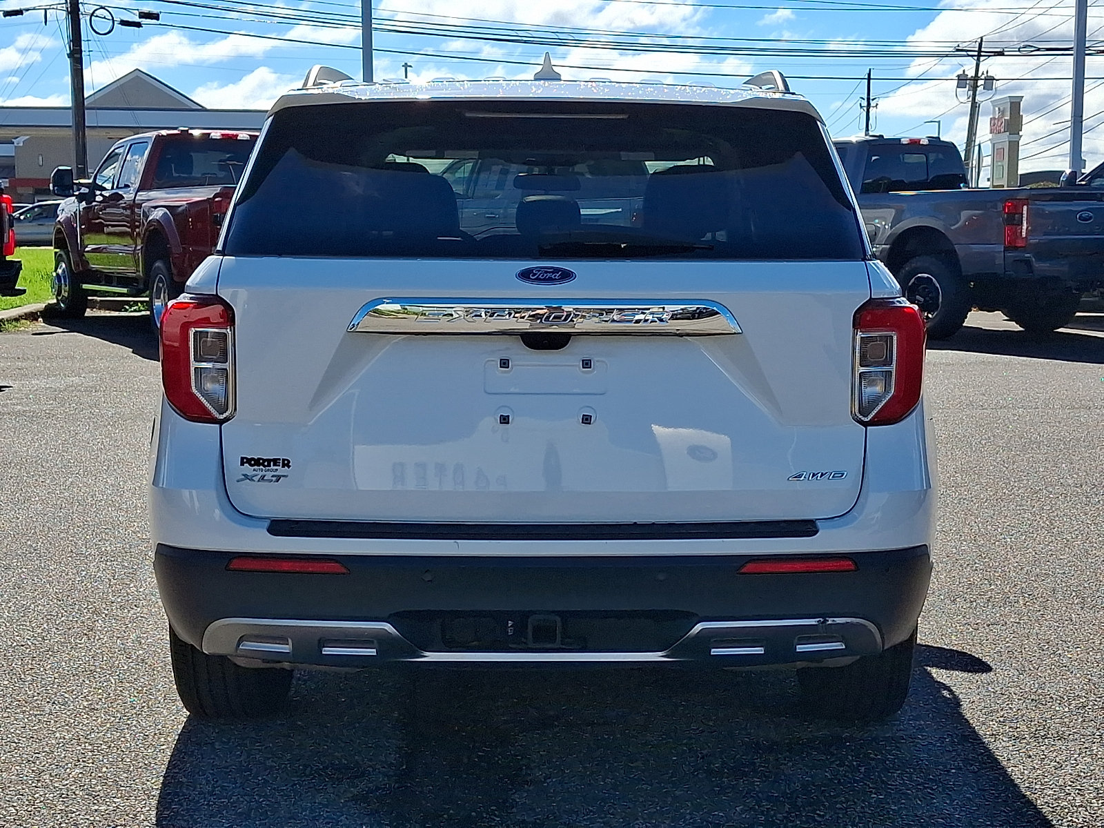 Used 2023 Ford Explorer XLT w/ Equipment Group 202A AWD/4WD image 9