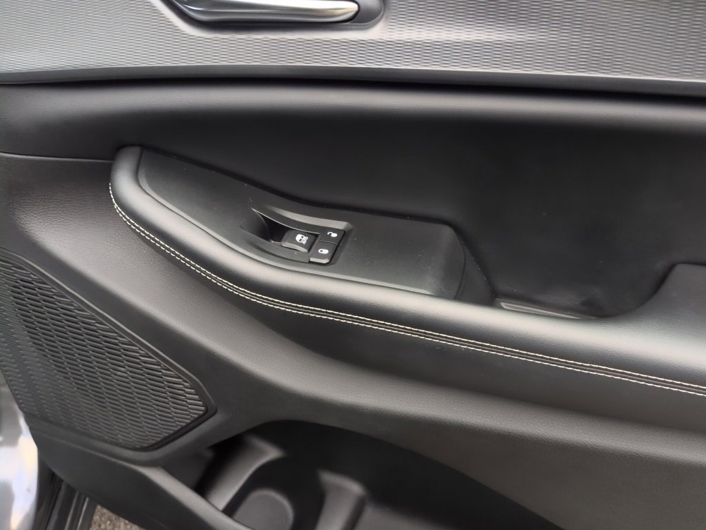 Used 2024 Jeep Grand Cherokee Laredo X w/ Trailer Tow Package image 53