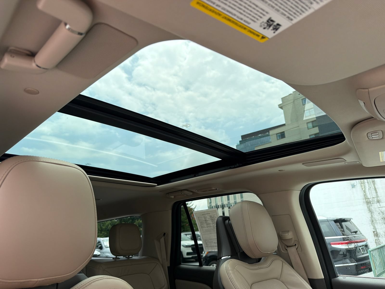 Certified 2023 Lincoln Navigator L Reserve AWD/4WD image 15