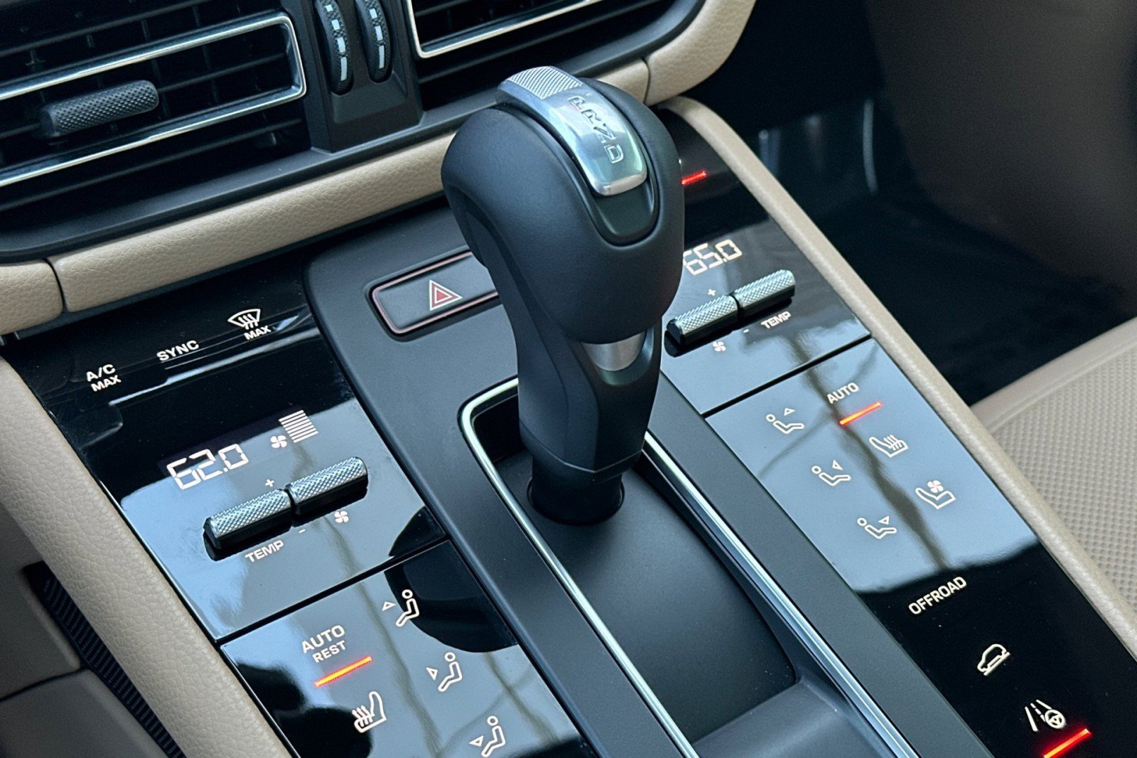 Used 2025 Porsche Macan image 22