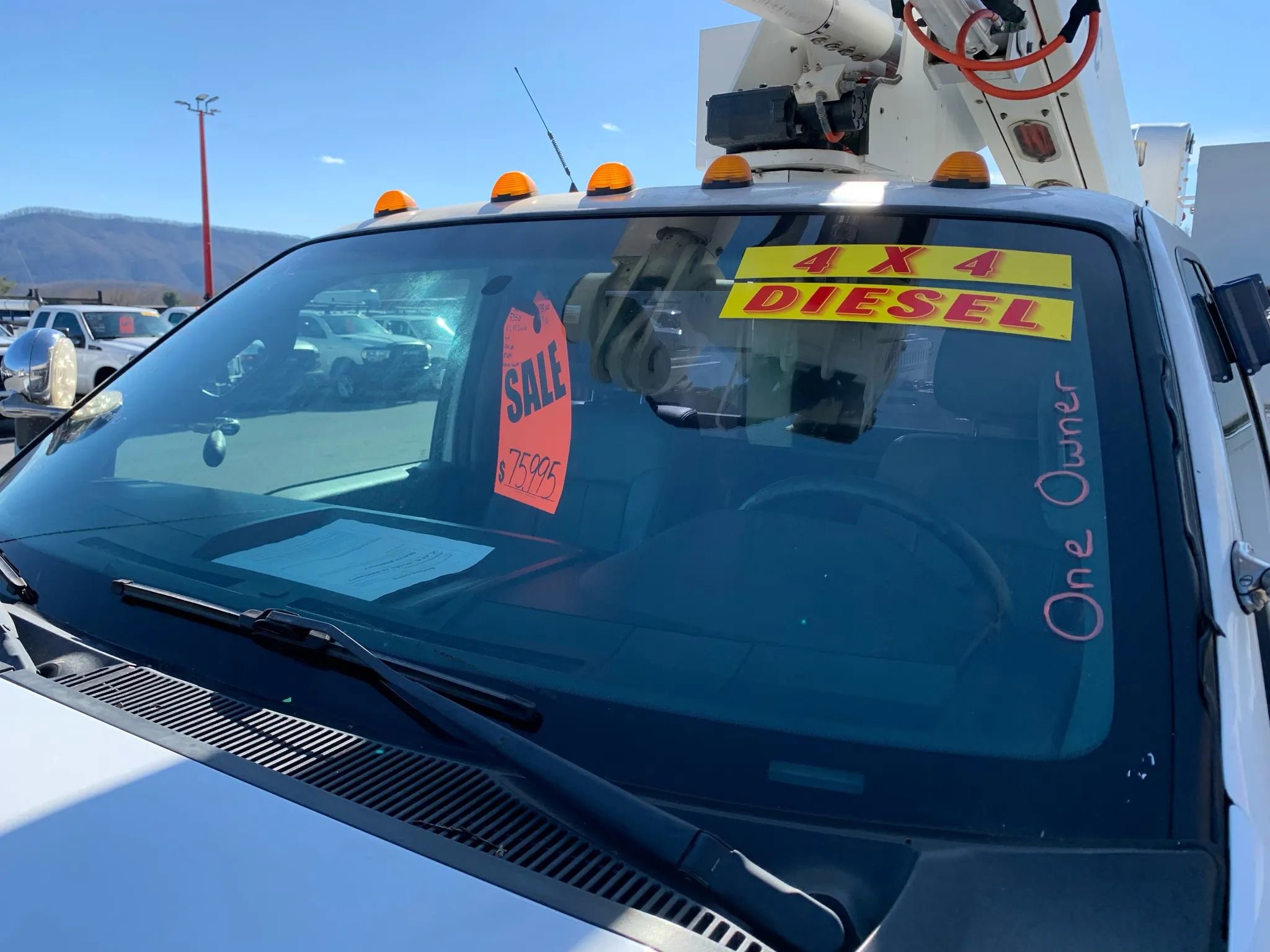 Used 2016 Ford F550 XL 165  W.B. 2D image 4