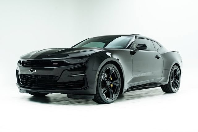 Used 2019 Chevrolet Camaro SS w/ Black Appearance Package RWD image 8