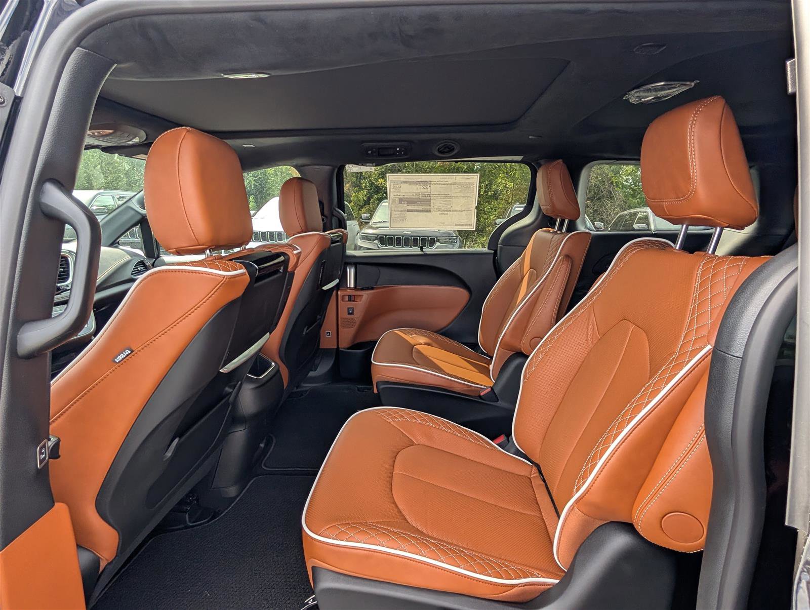 New 2026 Chrysler Pacifica Pinnacle image 11