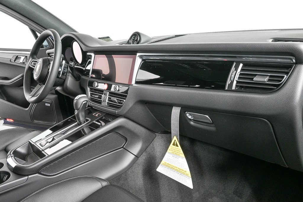 New 2025 Porsche Macan image 24