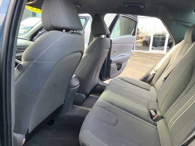 Used 2023 Hyundai Elantra SEL image 21