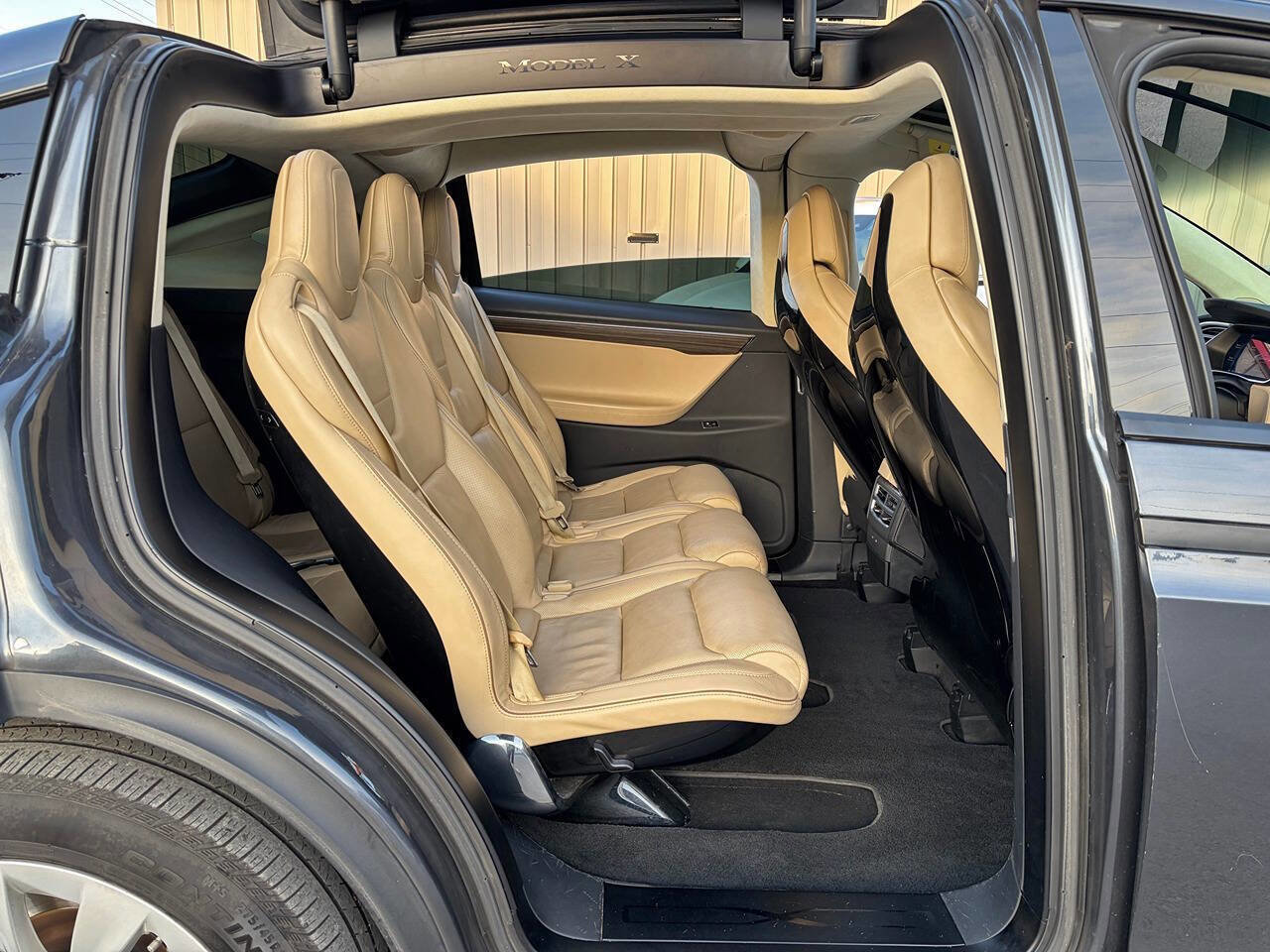Used 2016 Tesla Model X 60D image 19