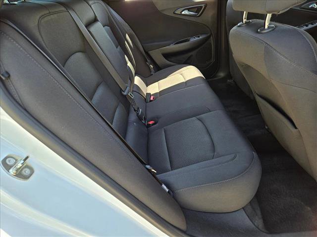 Used 2018 Chevrolet Malibu LT FWD image 18