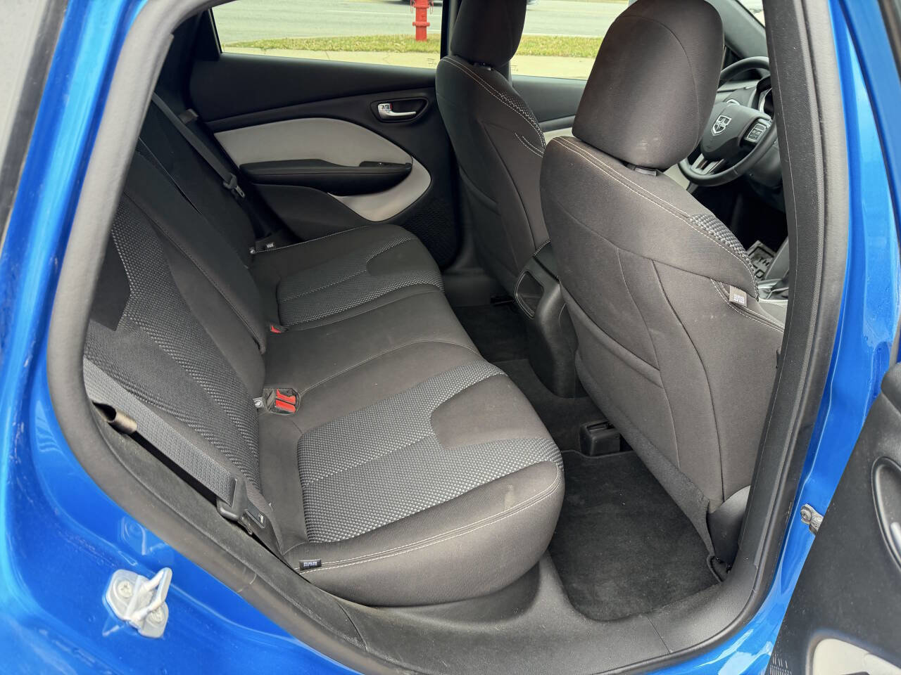 Used 2015 Dodge Dart SXT image 26