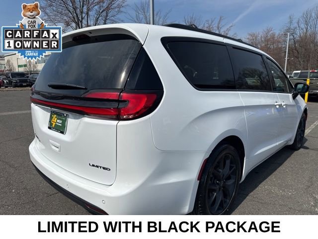 Used 2025 Chrysler Pacifica Limited image 18