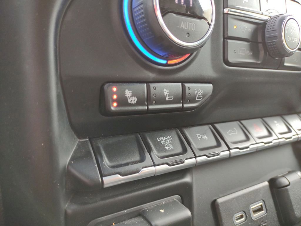 Used 2022 Chevrolet Silverado 3500 High Country image 21